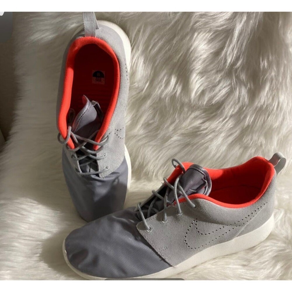 [Selling today] Nike Roshe one premium pure platinum size 8 [Brand New]